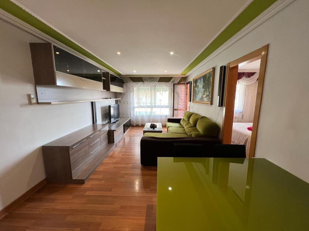 דירות וילאסקה דה סולסינה Apartamento D'Antoni Gaudi מראה חיצוני תמונה